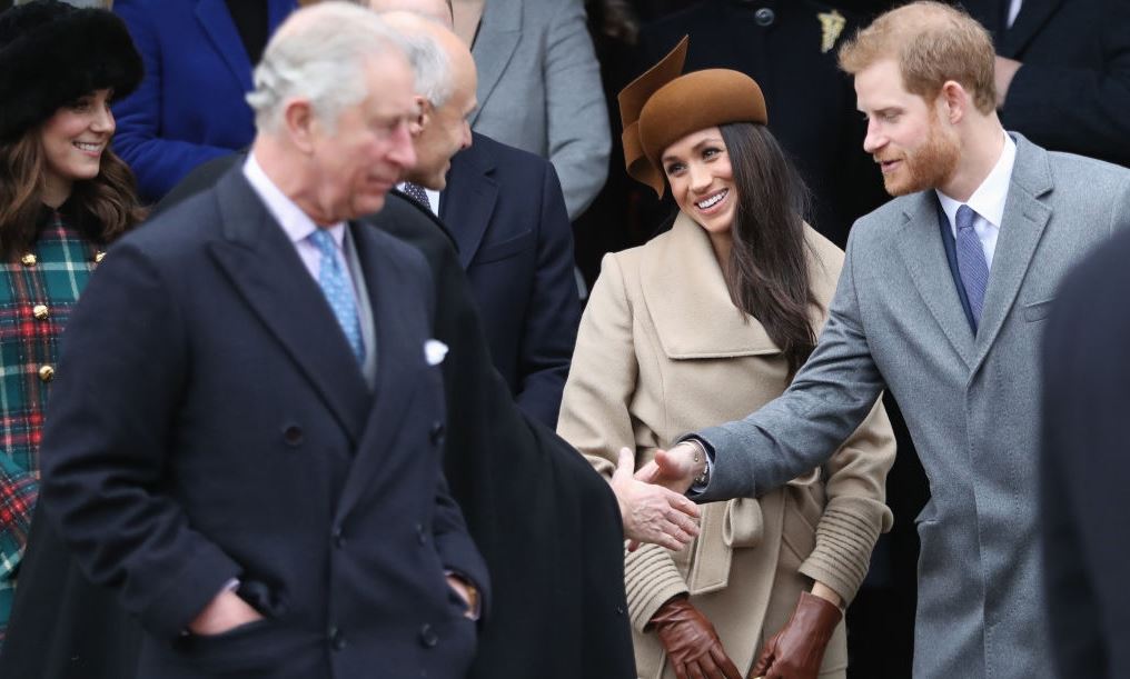 Ο Κάρολος έκανε έξωση στον Harry και τη Meghan Markle