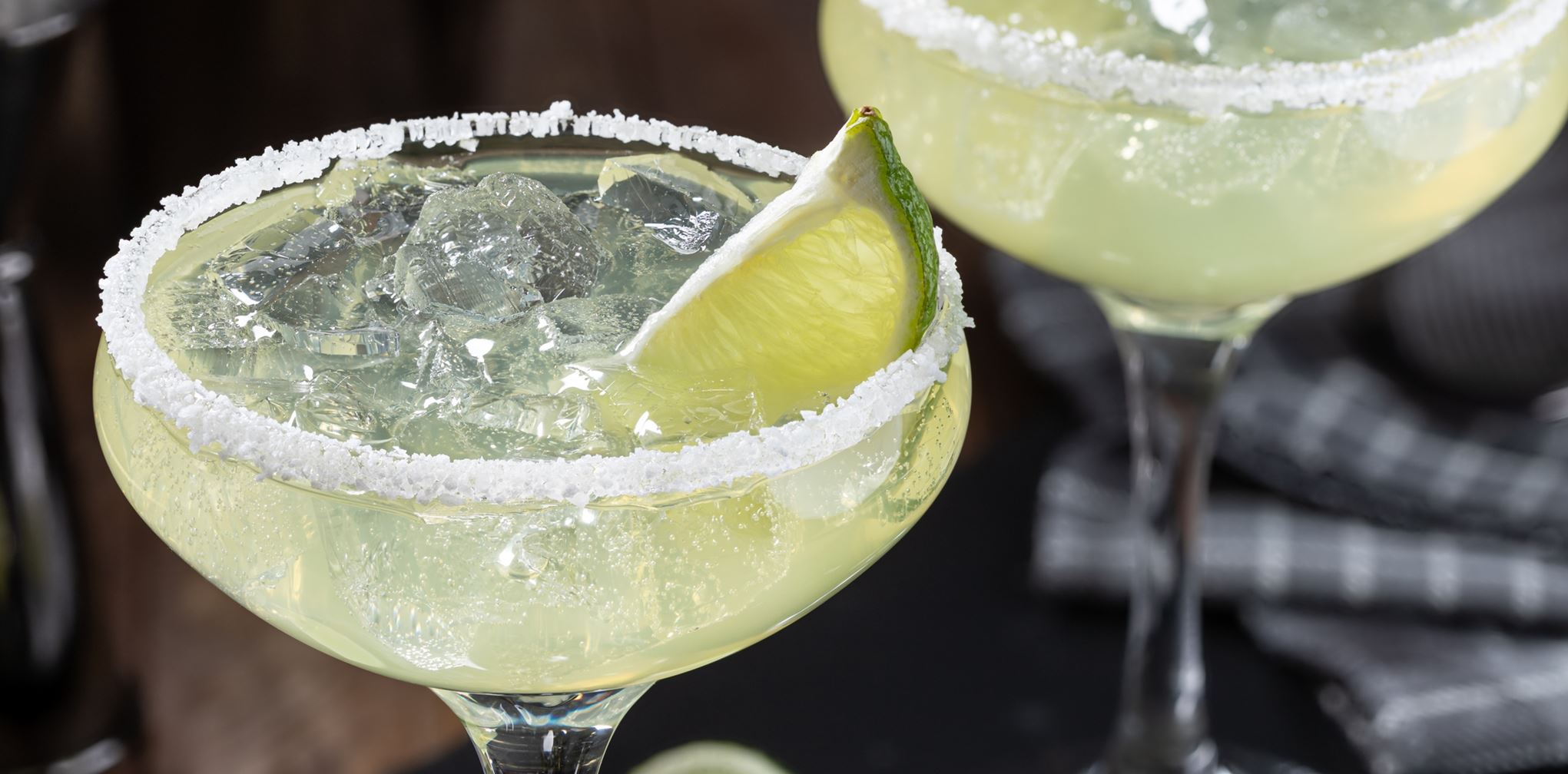 Μαργαρίτα vs Μοχίτο, τι να προτιμήσεις για λιγότερο hangover