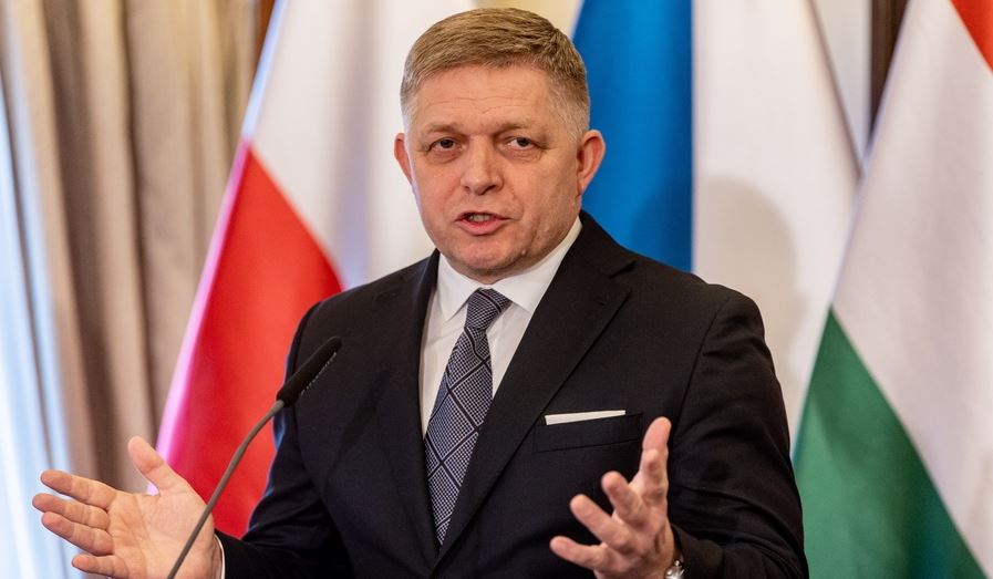 O πρωθυπουργός της Σλοβακίας Robert Fico ανέκτησε τις αισθήσεις του