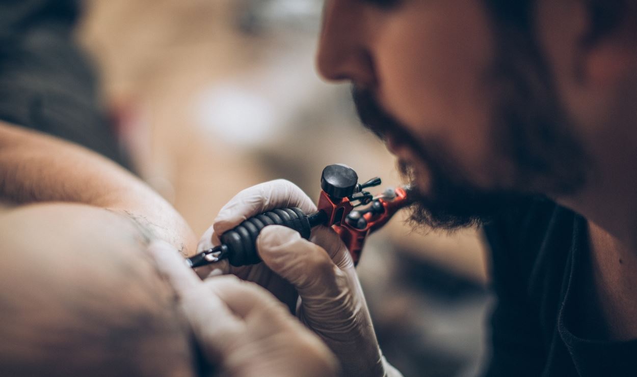 Γιατί κάνουμε τατουάζ; Η επιστήμη απαντά