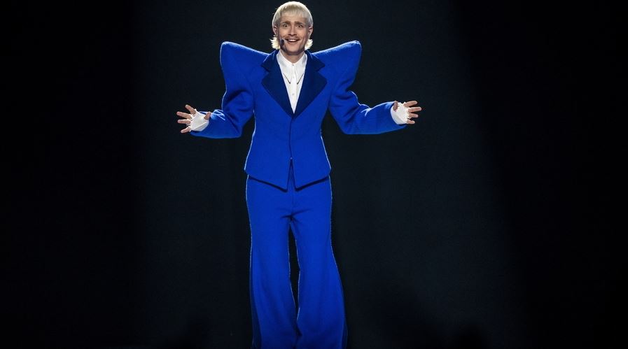 H Ολλανδία, η αυστηρή EBU και μερικά ακόμη παρατράγουδα στη Eurovision