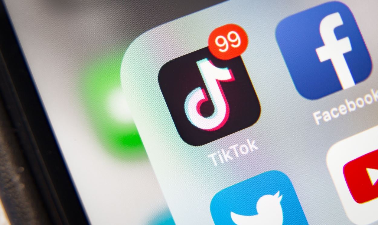 To TikTok 'φλερτάρει' με δικό του AI Chatbot