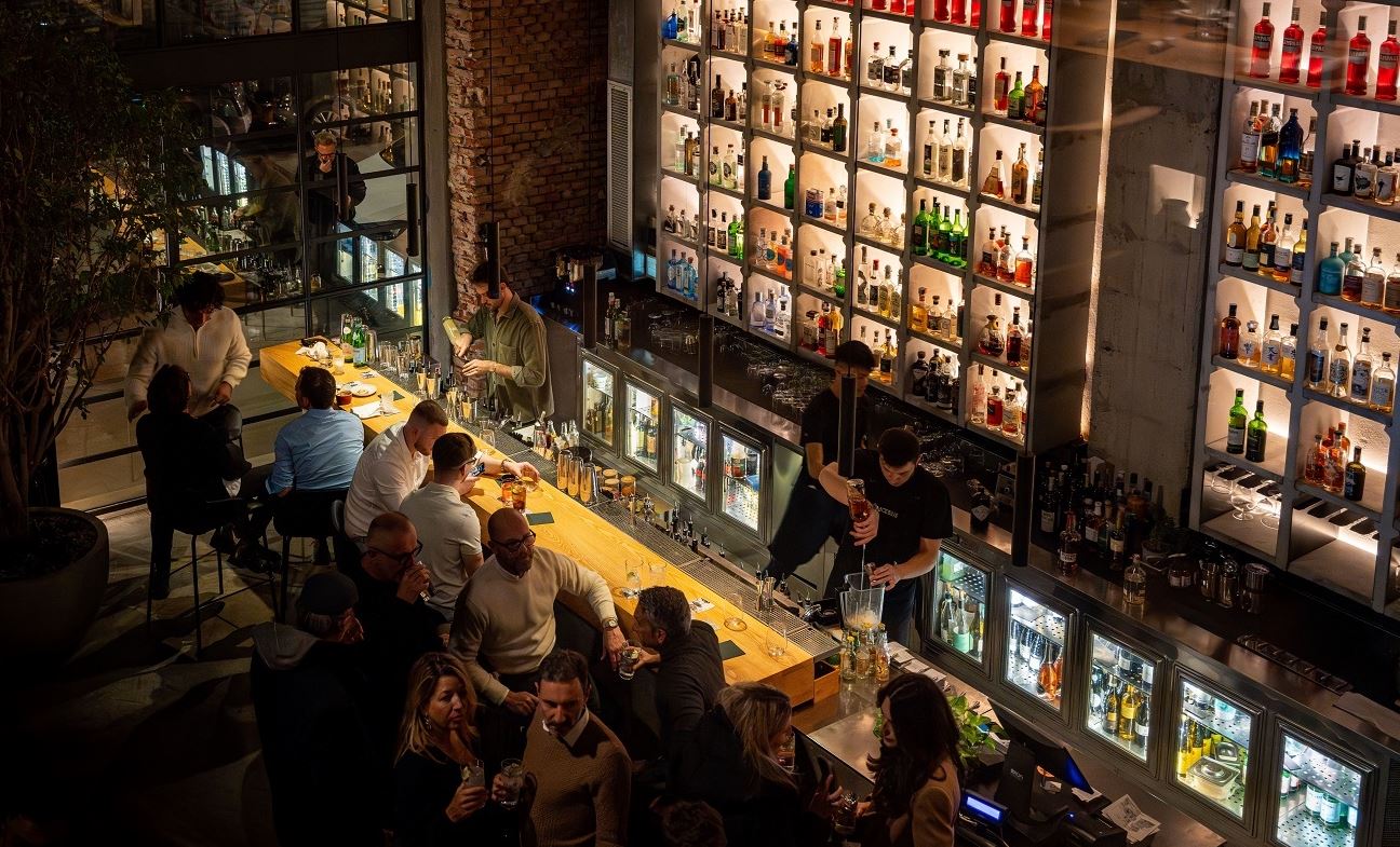 Moebius Milano, ένα μπαρ-ινστιτούτο