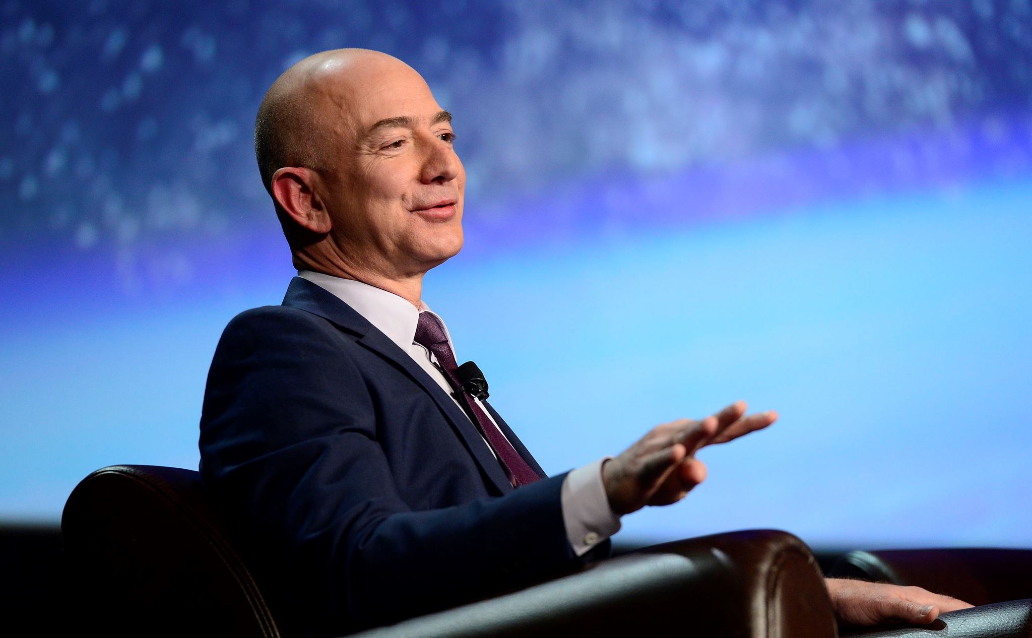 Τι συνέβη και ο Jeff Bezos πούλησε 1 εκ. μετοχές της Amazon