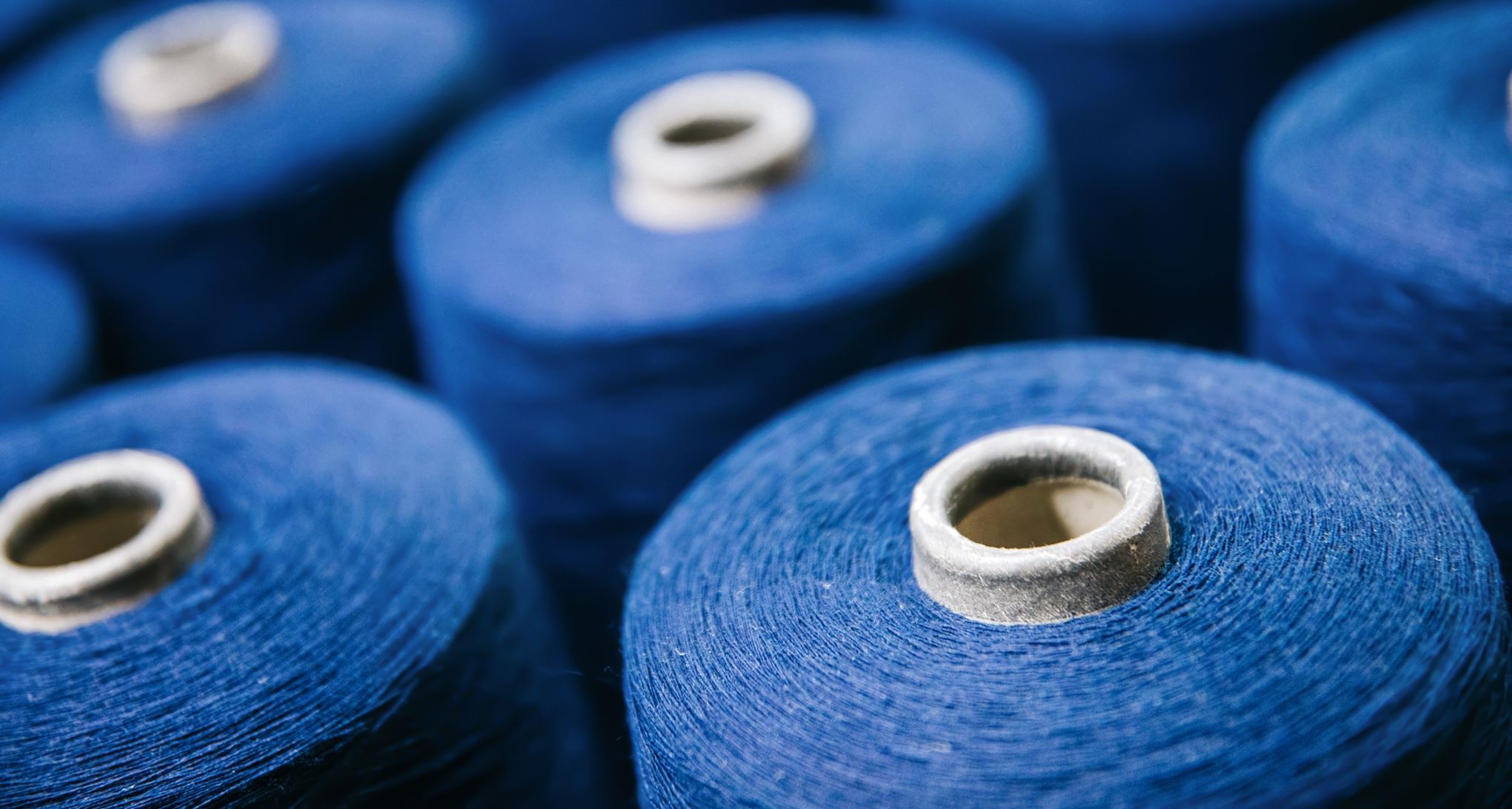 Κι όμως, υπάρχει 'έξυπνο' ύφασμα που αλλάζει σχήμα με τη θερμότητα και το κρύο