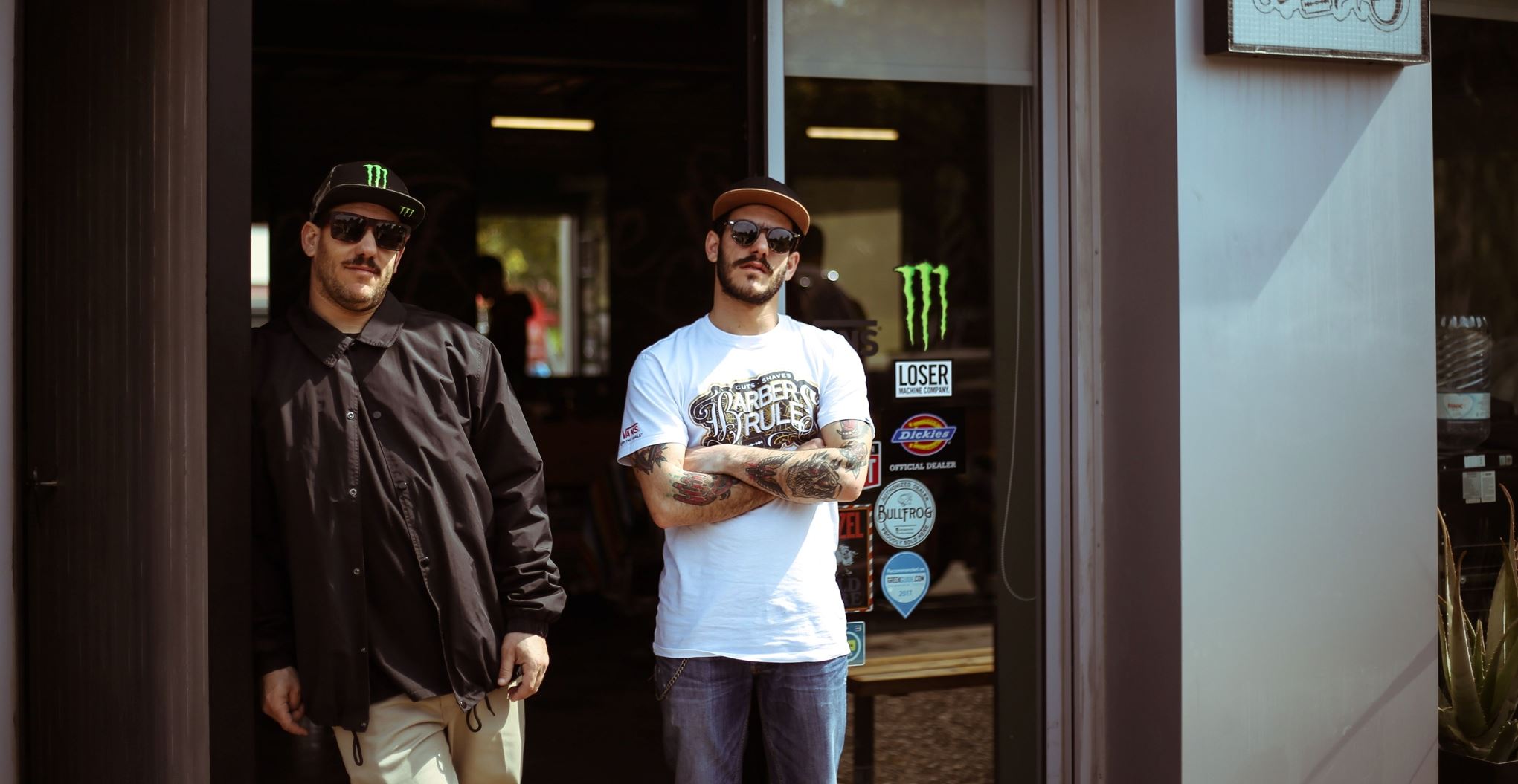 4 tattoo artists και barbers μιλούν για τατουάζ και τρίχες