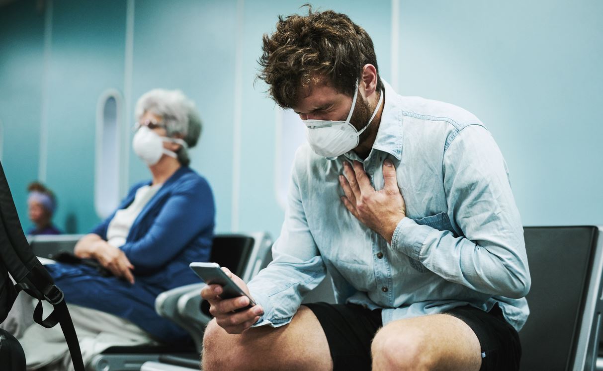 Tα πέντε συμπτώματα της μετάλλαξης Όμικρον