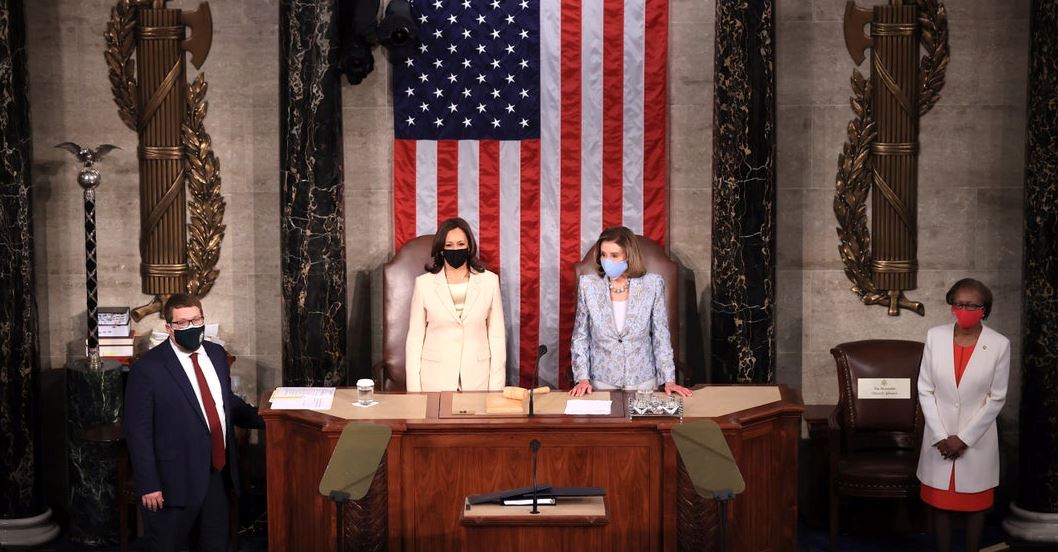 Η Kamala Harris έγραψε πάλι ιστορία στο αμερικανικό κογκρέσο