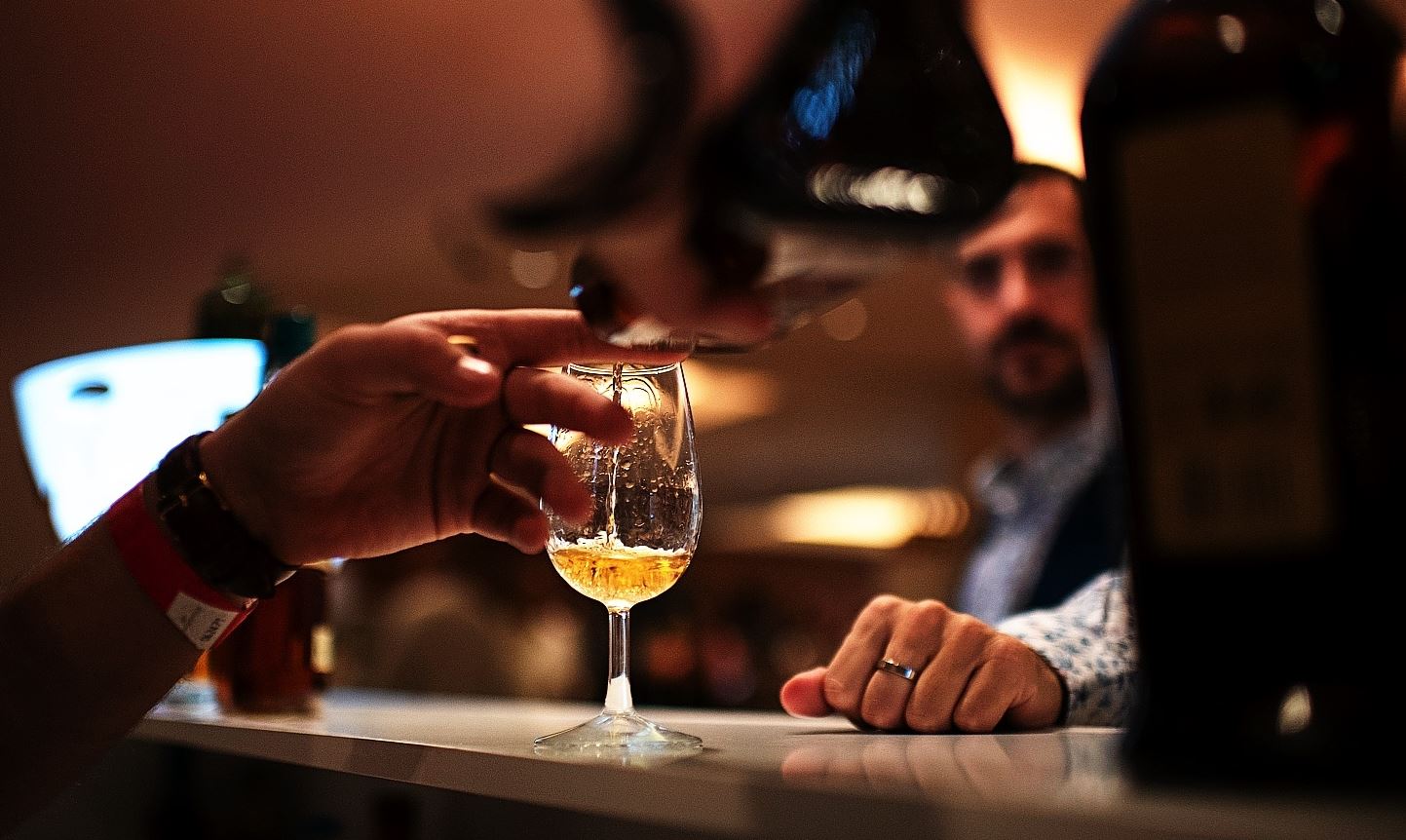 Το πιο premium φεστιβάλ για ουίσκι και ρούμι επιστρέφει, σε ένα από τα πιο όμορφα νεοκλασικά της Αθήνας