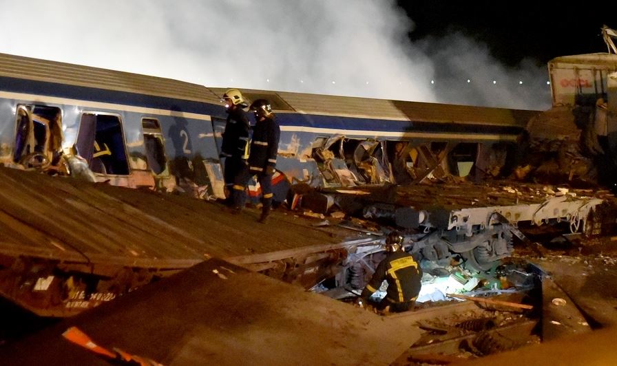 Η συγκλονιστική αναπαράσταση των 57 νεκρών των Τεμπών