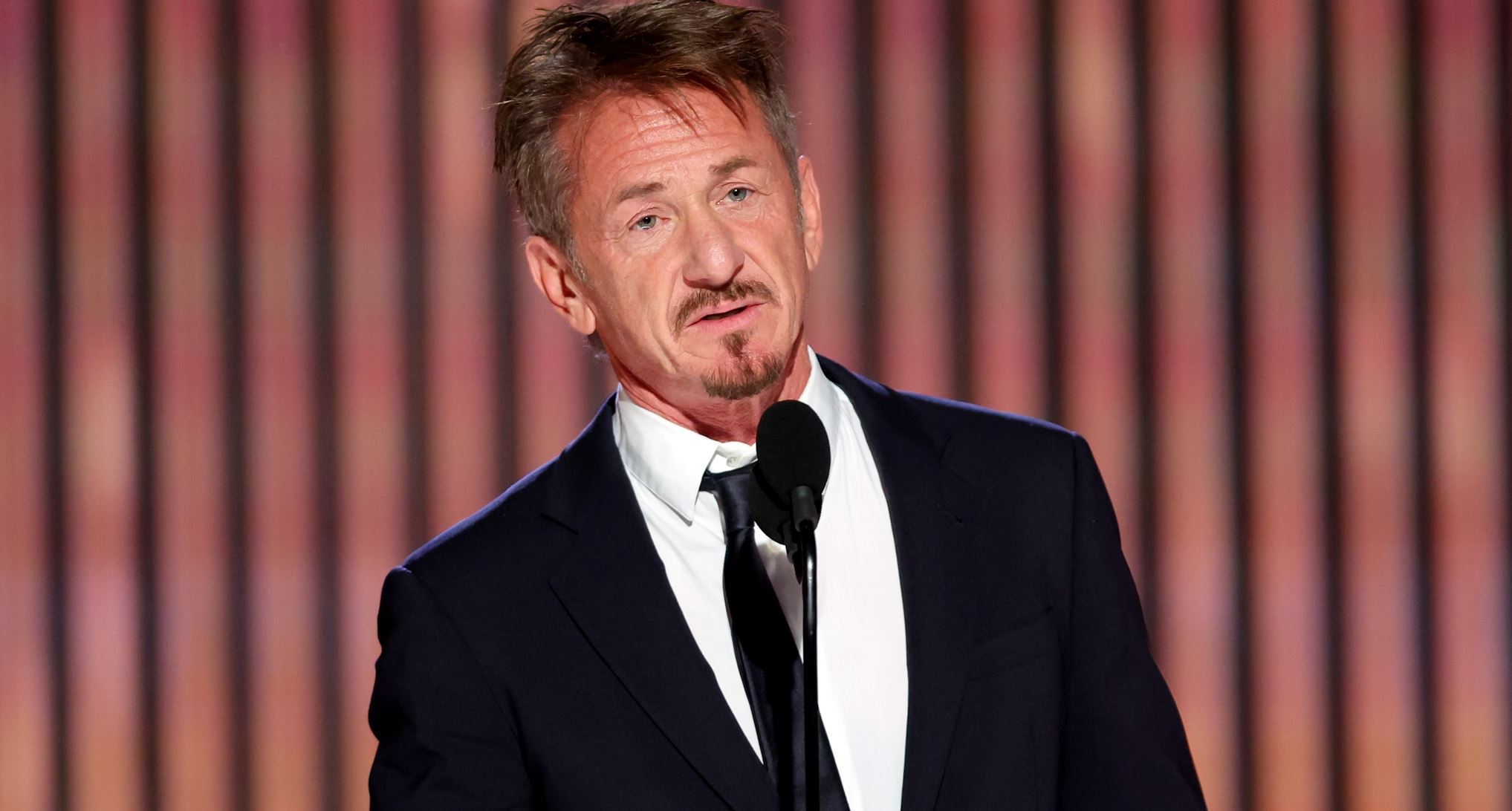 Πρώτο trailer για το Daddio με τον Sean Penn και την κατάξανθη Dakota Johnson