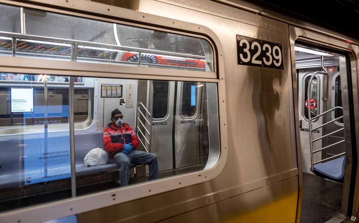 Οι ΗΠΑ δεν μπορούν να ξεφύγουν από την δίνη του κορονοϊού