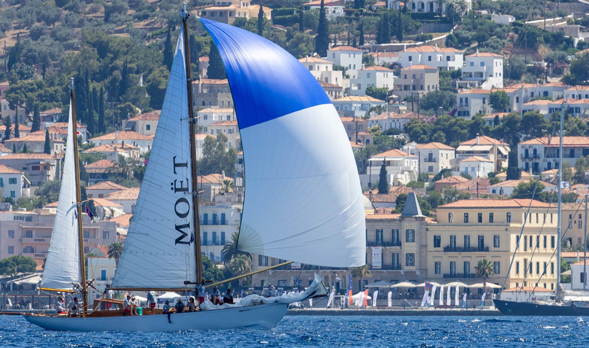Spetses Classic Yacht Regatta 2024 | Η Moët & Chandon Χρυσός Χορηγός του κορυφαίου Διεθνή Αγώνα Ιστιοπλοΐας