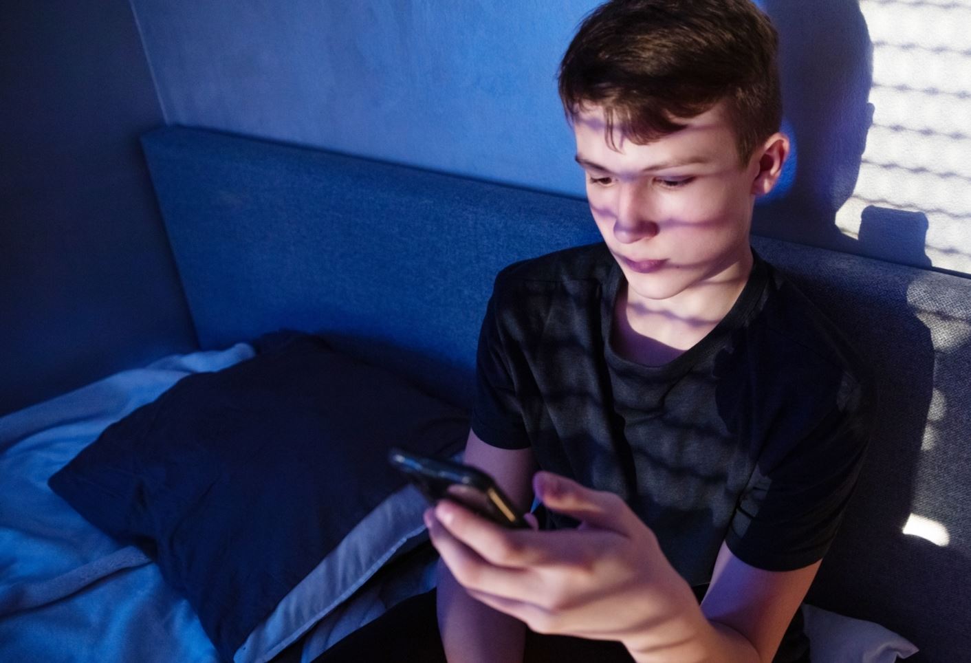 Γιατί οι έφηβοι προτιμούν να μιλάνε με την Τεχνητή Νοημοσύνη και όχι μεταξύ τους