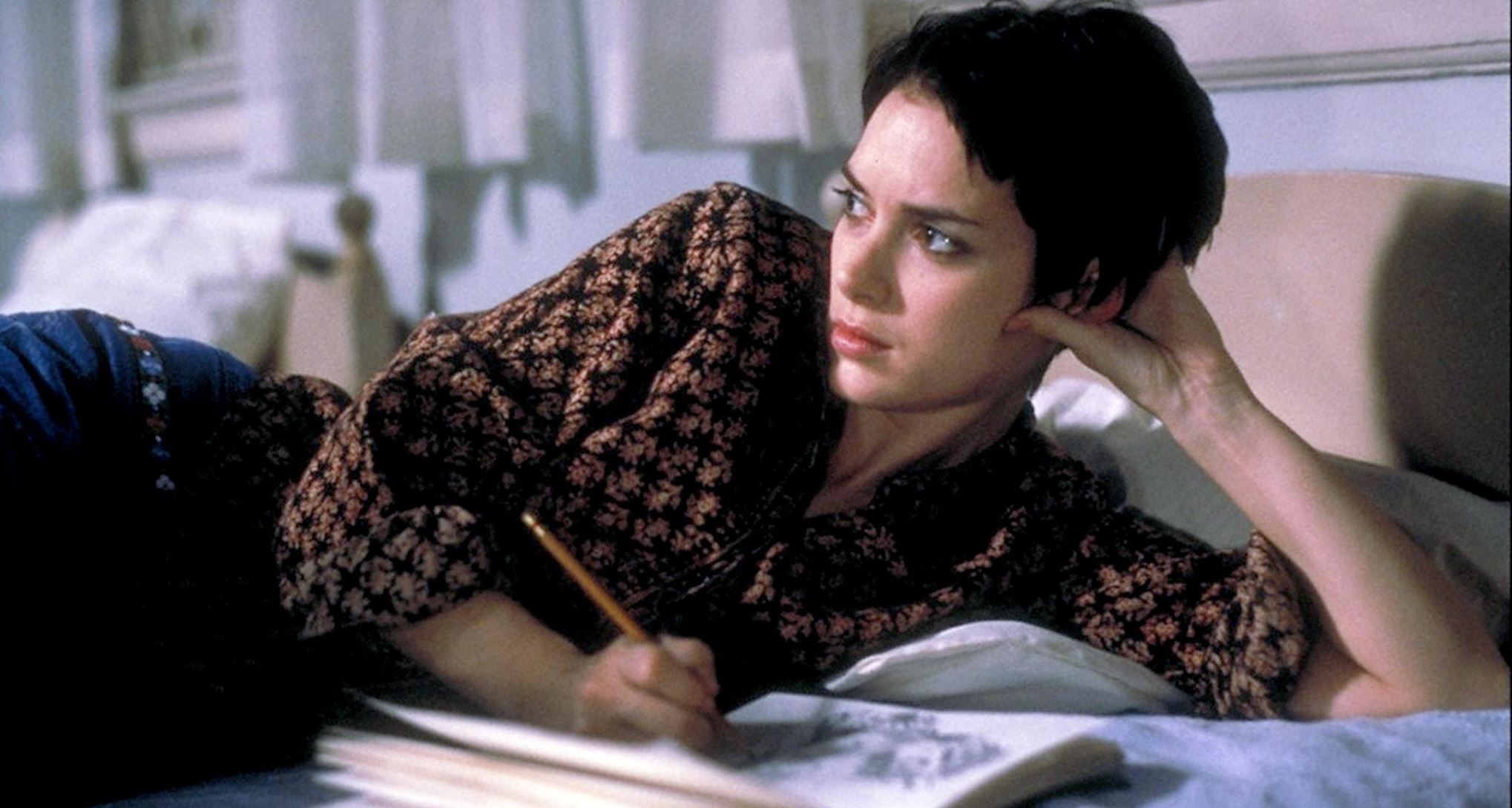 Πώς ο θάνατος του John Lennon ενέπνευσε τη Winona Ryder