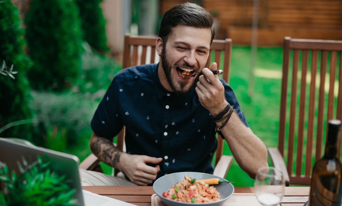 Τι θα συμβεί στο σώμα σου αν δεν φας απολύτως τίποτα μέχρι αύριο το βράδυ
