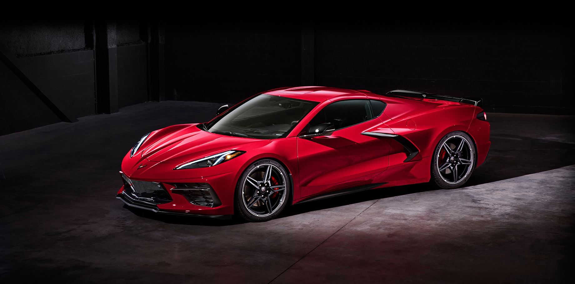 Η νέα Corvette αποκαλύφθηκε και κοιτά στα μάτια κάθε Ferrari