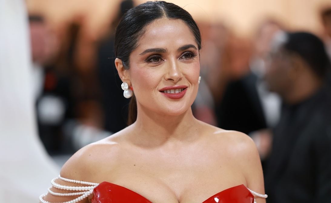 Όλες οι στιγμές που η Salma Hayek απέδειξε πόσο σέξι είναι