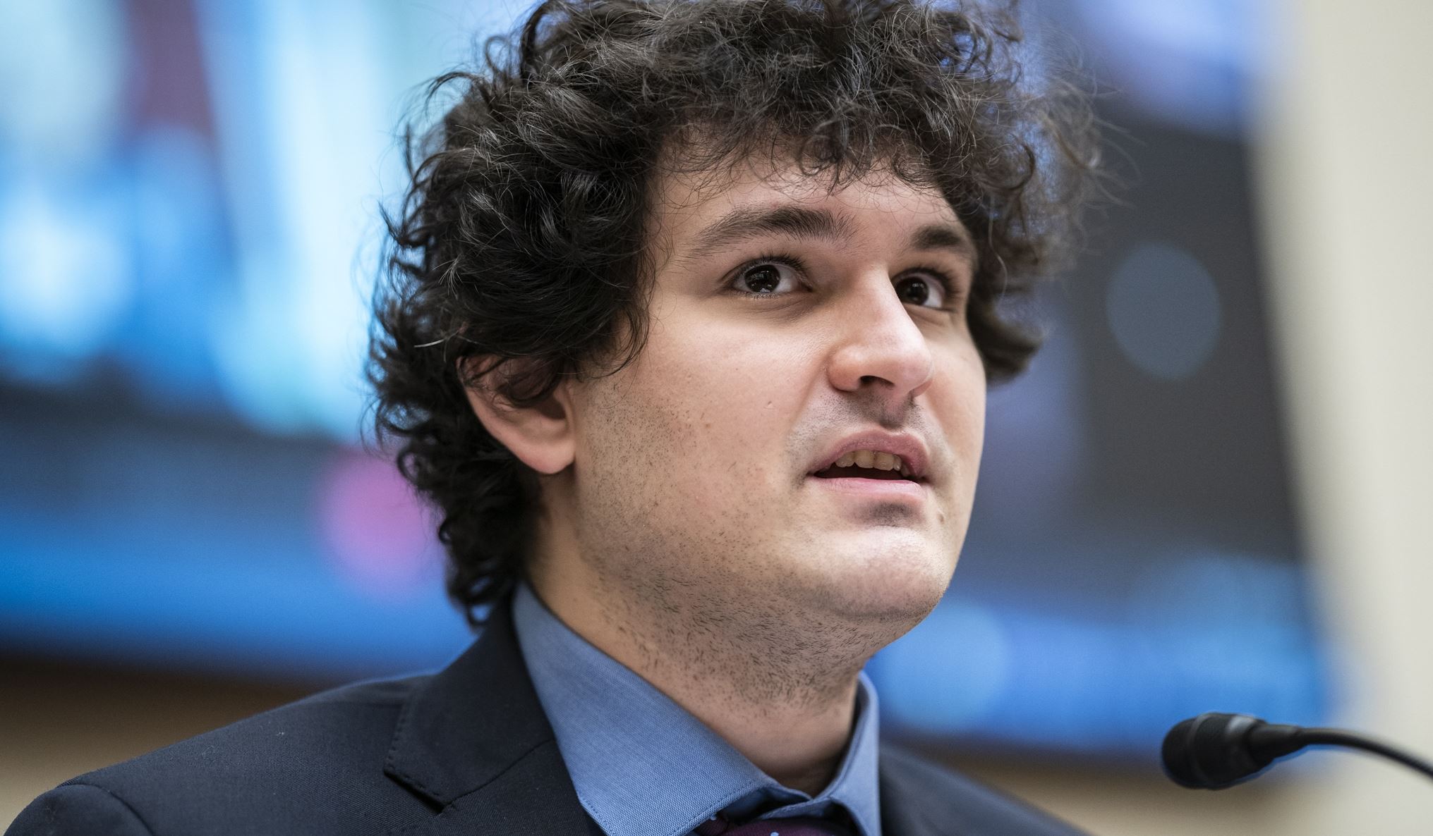 Samuel Bankman-Fried, o 'βασιλιάς' των κρυπτονομισμάτων καταδικάστηκε σε 25 χρόνια φυλάκιση