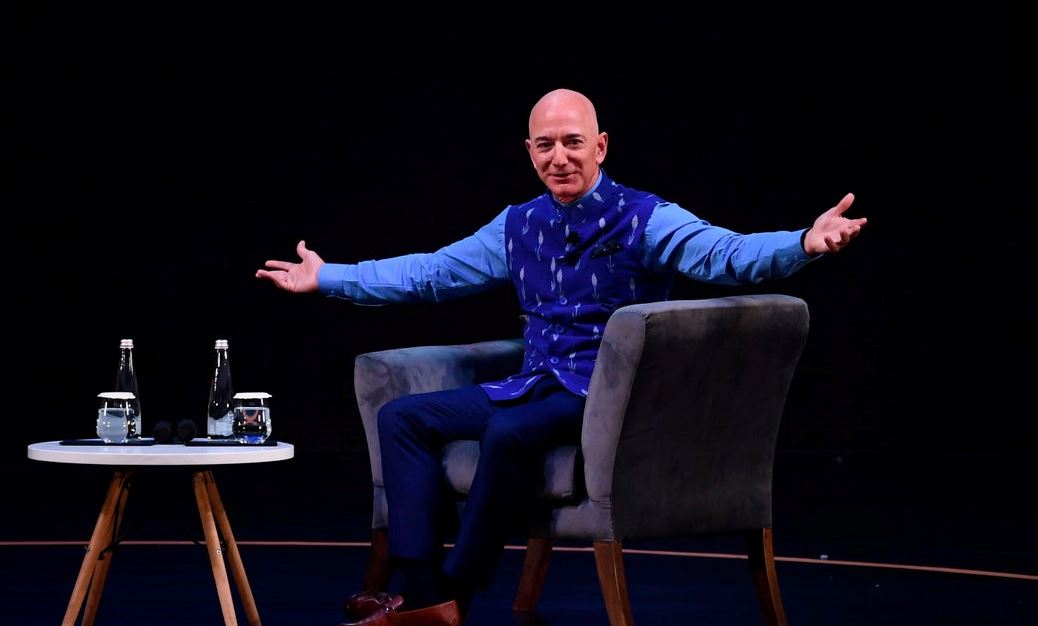 100 εκατ. δολάρια από τον Jeff Bezos για τους άστεγους