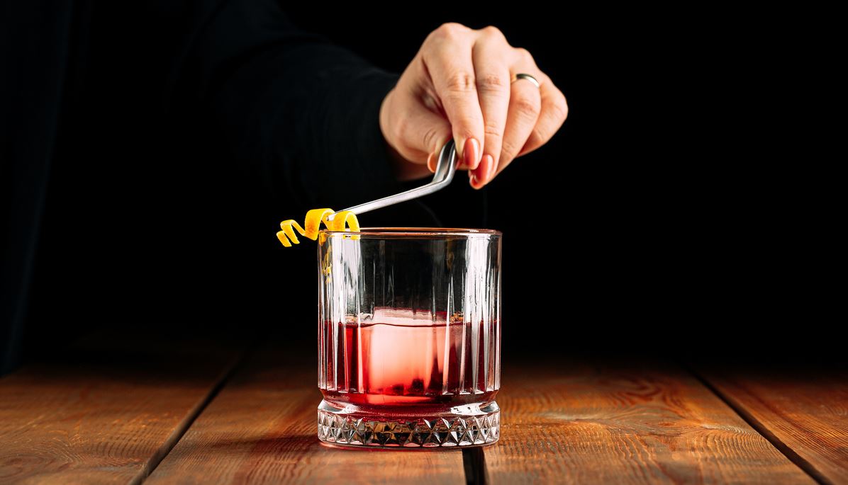 Γνώριζες γιατί το Negroni είναι κόκκινο;