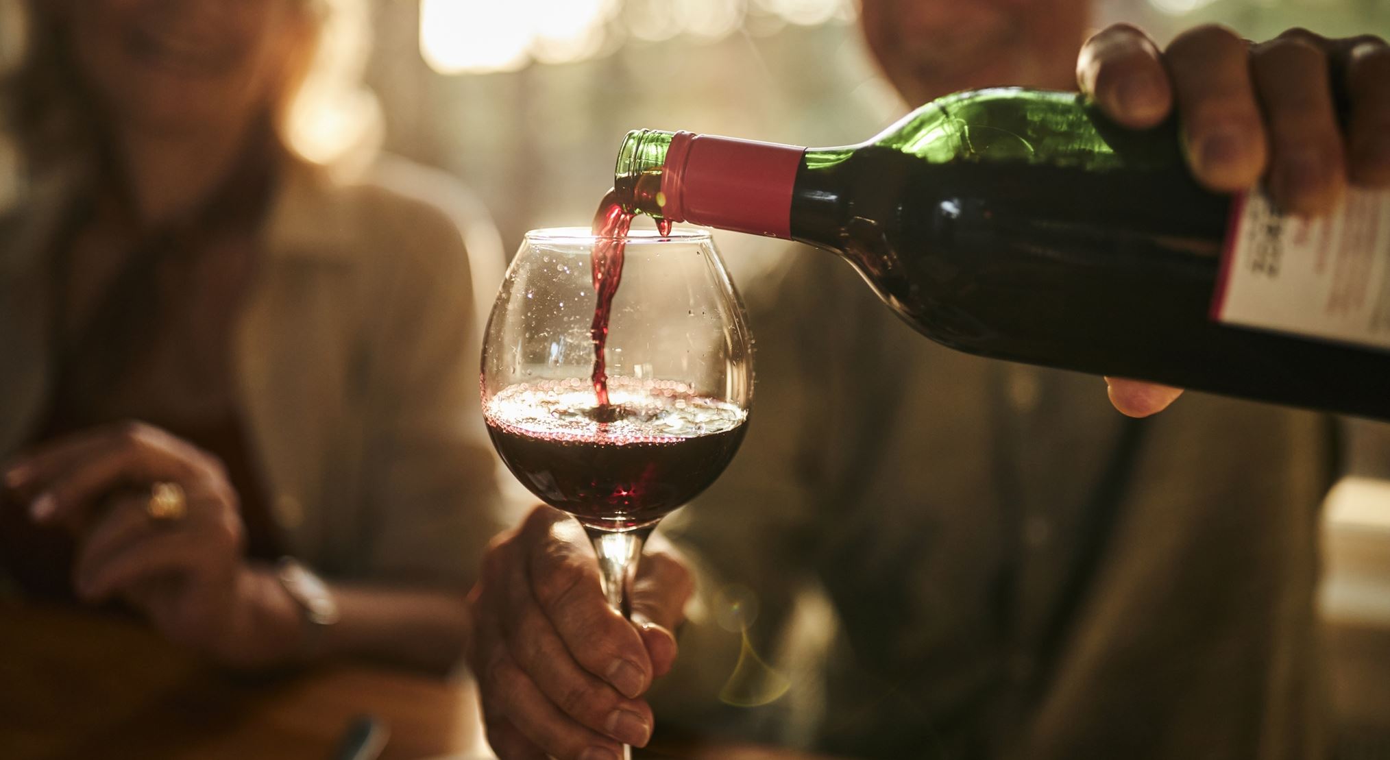 7 τρόποι για να πιεις αλκοόλ χωρίς να πάρεις θερμίδες