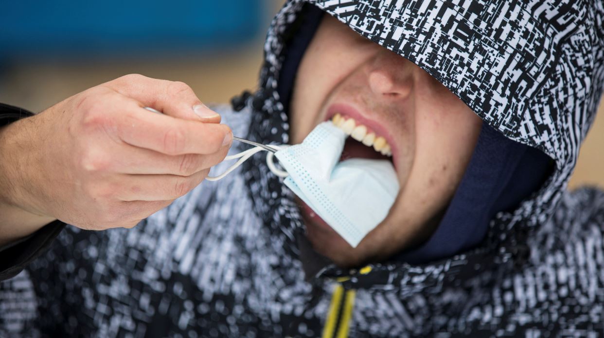 Ένα περίεργο σύμπτωμα της μετάλλαξης Όμικρον