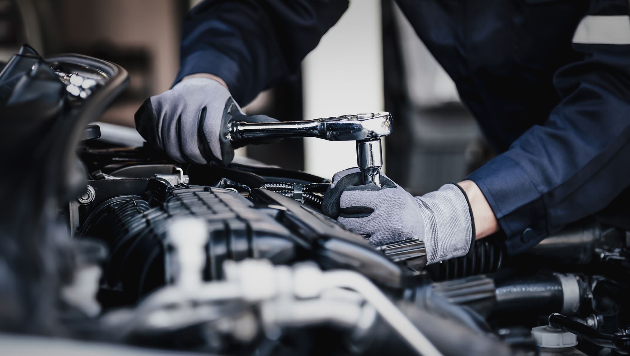 Πού χάθηκαν οι μηχανικοί της πίσω αυλής;