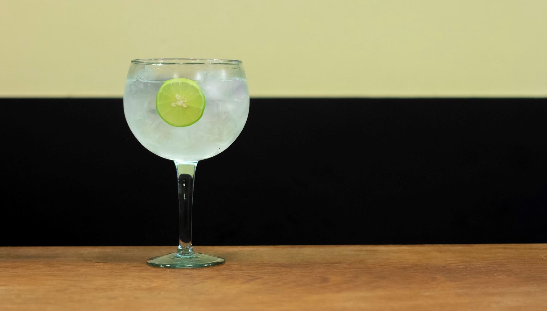 London dry gin, το απόλυτο ποτό του home bar