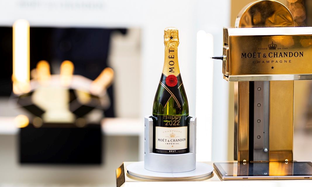 Η Moët & Chandon παρουσιάζει ένα λαμπερό pop up store
