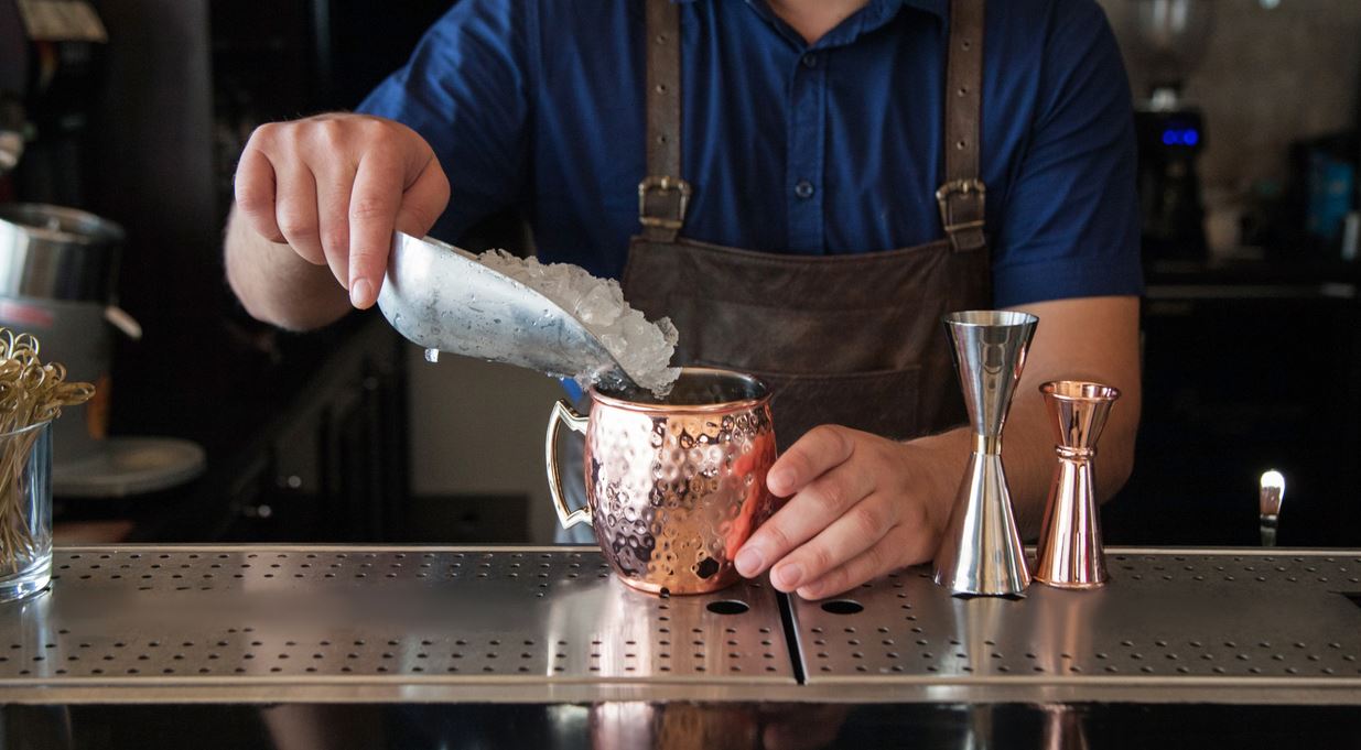 'Σερβίρω Υπεύθυνα': Μία καινοτόμος εφαρμογή για την υπεύθυνη διάθεση αλκοόλ