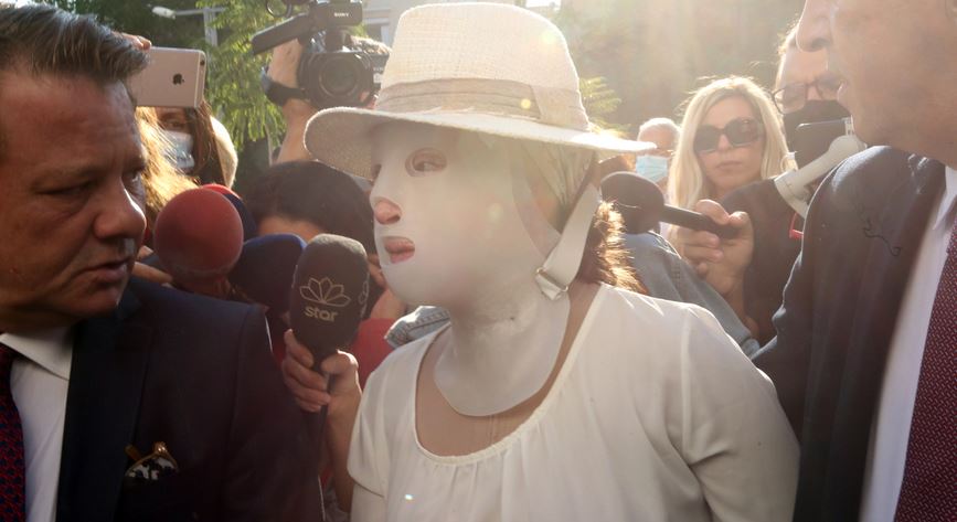 Το Twitter θαυμάζει το θάρρος της Ιωάννας Παλιοσπύρου