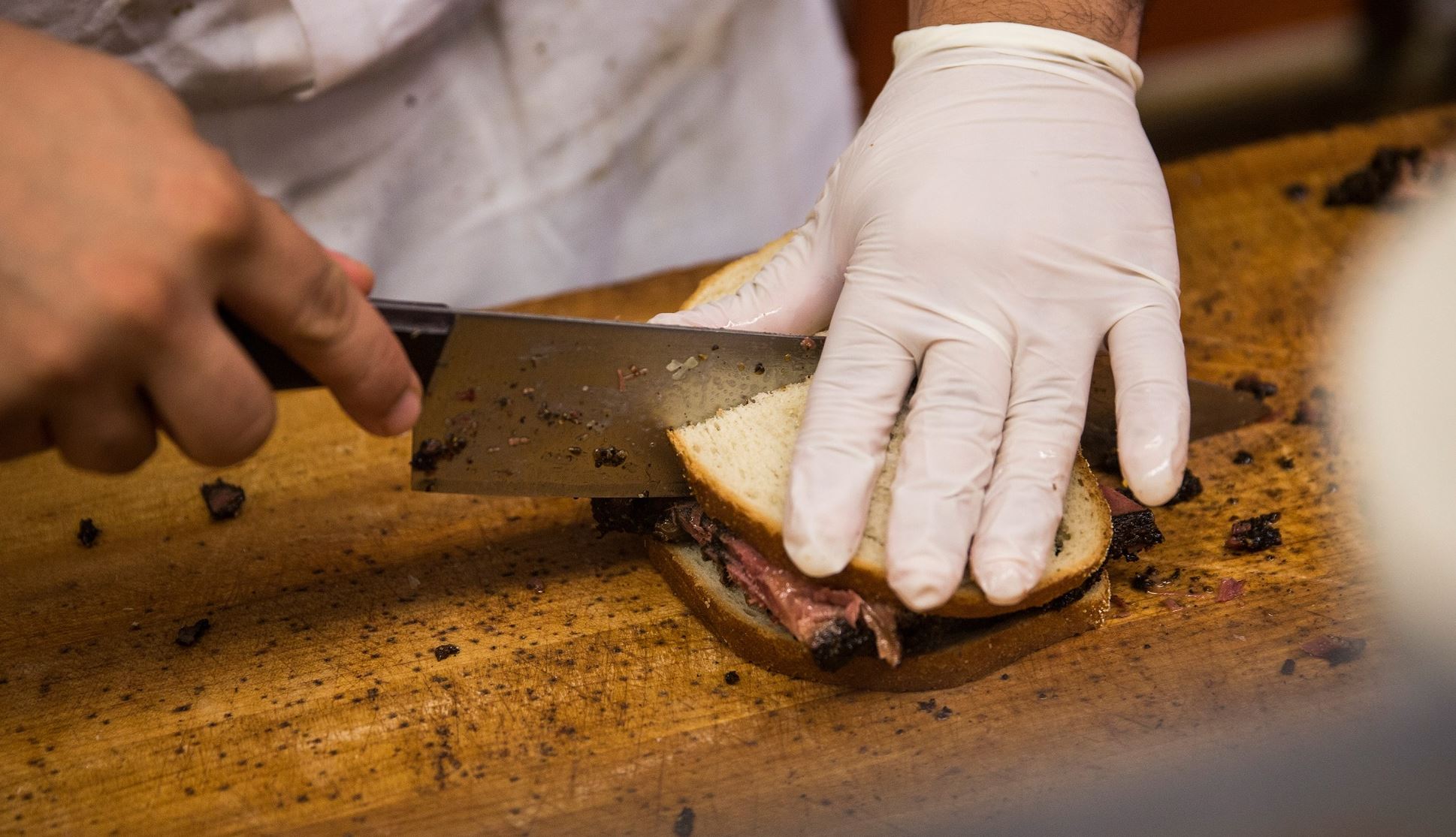 Η ιστορία του Katz's, του πιο θρυλικού deli της Νέας Υόρκης