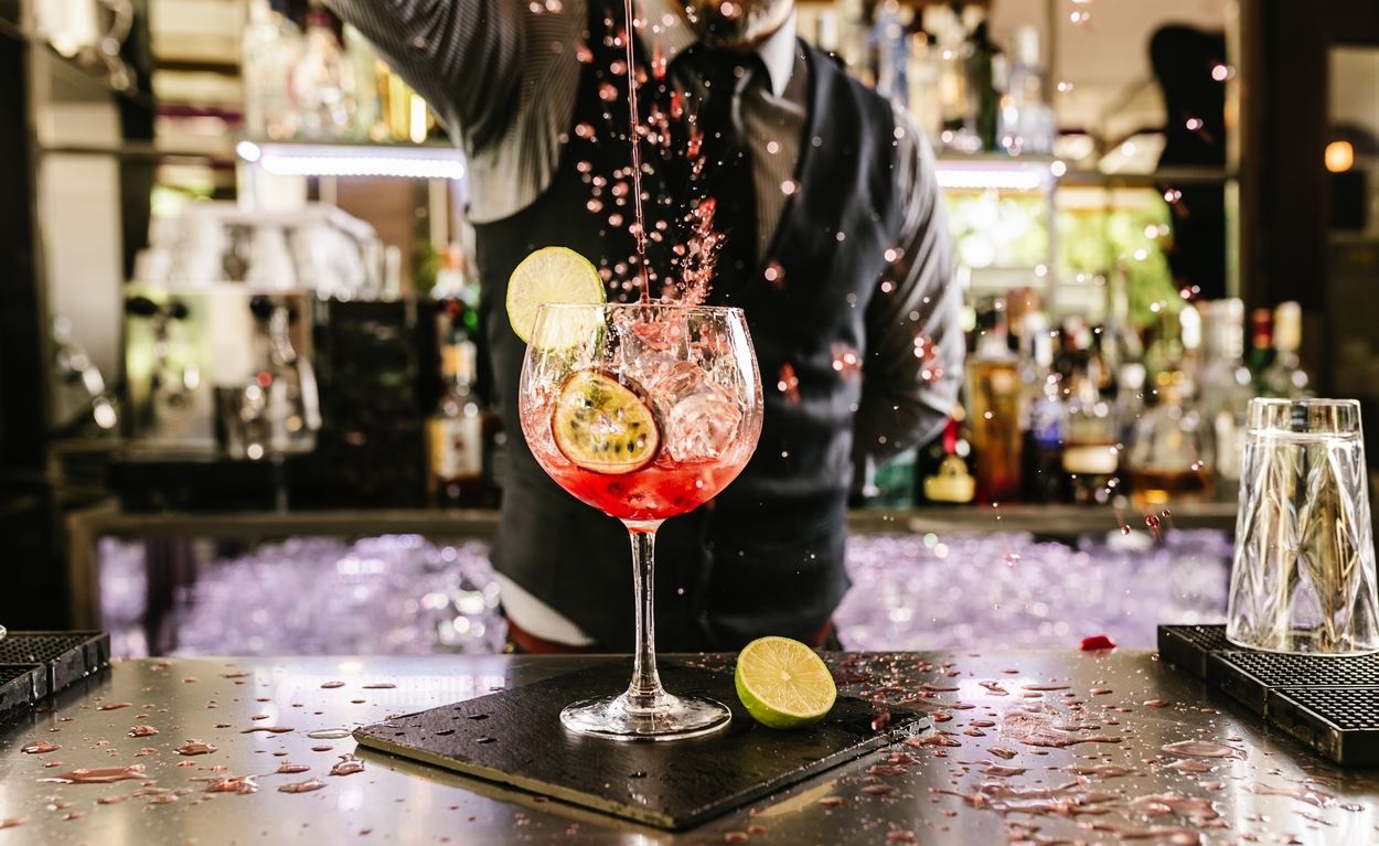 Στην Athens Bar Week, τα καλύτερα μπαρ του κόσμου καταλαμβάνουν την Αθήνα