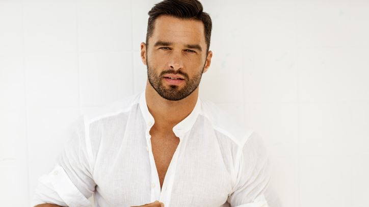 Γιατί τα αντρικά πουκάμισα έχουν κουμπιά στα δεξιά και τα γυναικεία στα αριστερά