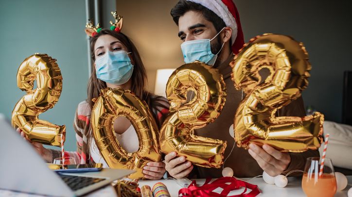 Πώς θα προστατευθείς τις γιορτές από τη μετάλλαξη Όμικρον