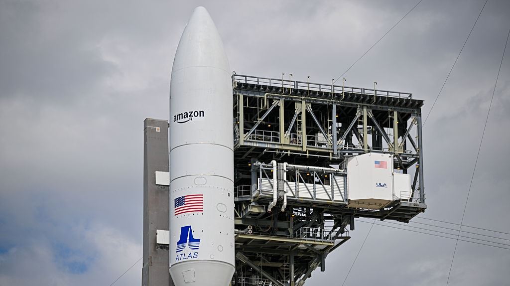 To Starlink του Elon Musk πλέον έχει ανταγωνιστή από την Amazon