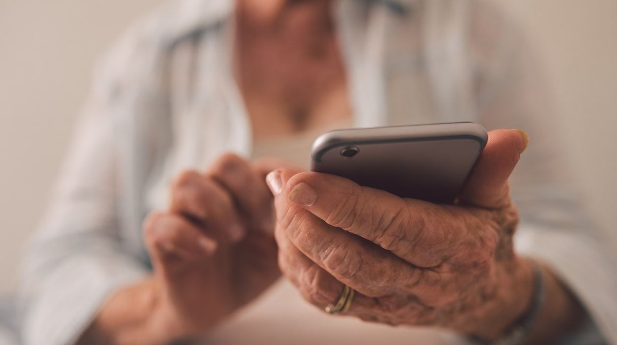 Επιτήδειοι εξαπάτησαν δύο ηλικιωμένες από την Κρήτη - Τους πήραν 65.000 ευρώ