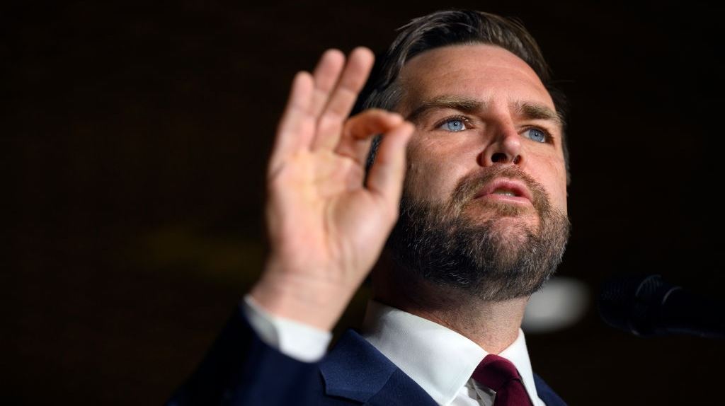 Σε άλλα νέα, ο JD Vance χρησιμοποίησε τις 'Συμμορίες της Νέας Υόρκης' ως πολιτικό επιχείρημα