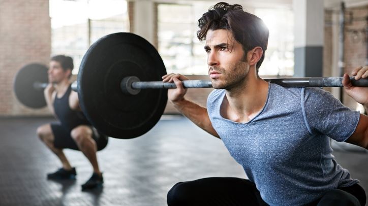 Καλοντυμένος στο γυμναστήριο