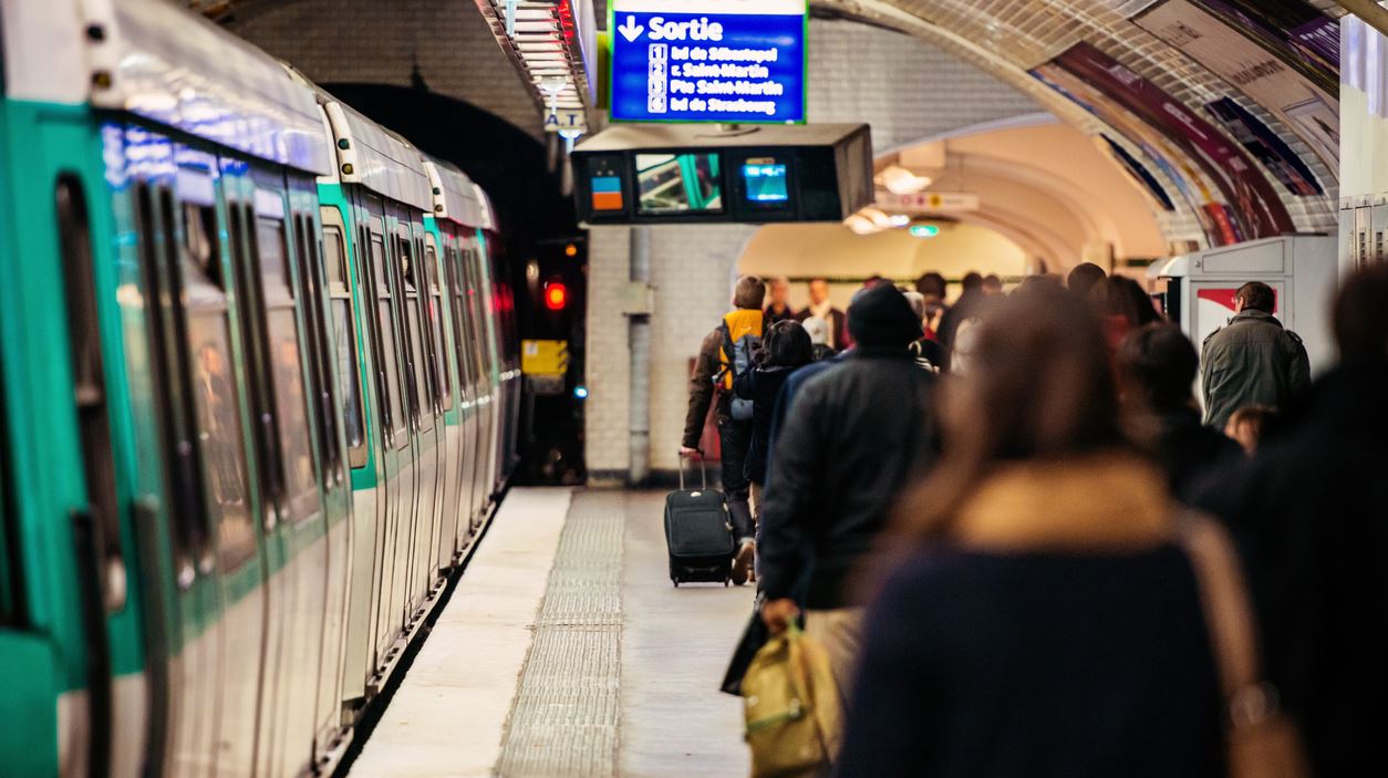 Το αμφιλεγόμενο σχέδιο της Γαλλίας για τα Μέσα Μαζικής Μεταφοράς