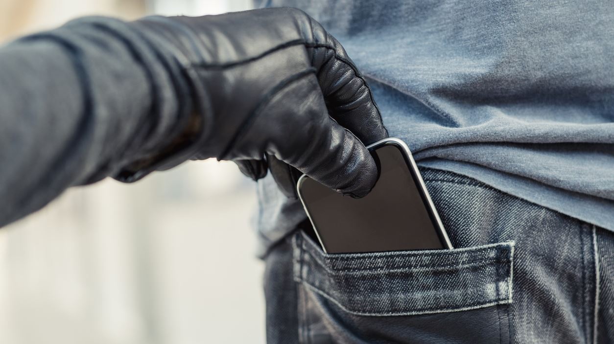 Η Apple ετοιμάζει το έδαφος για μία αντικλεπτική λειτουργία