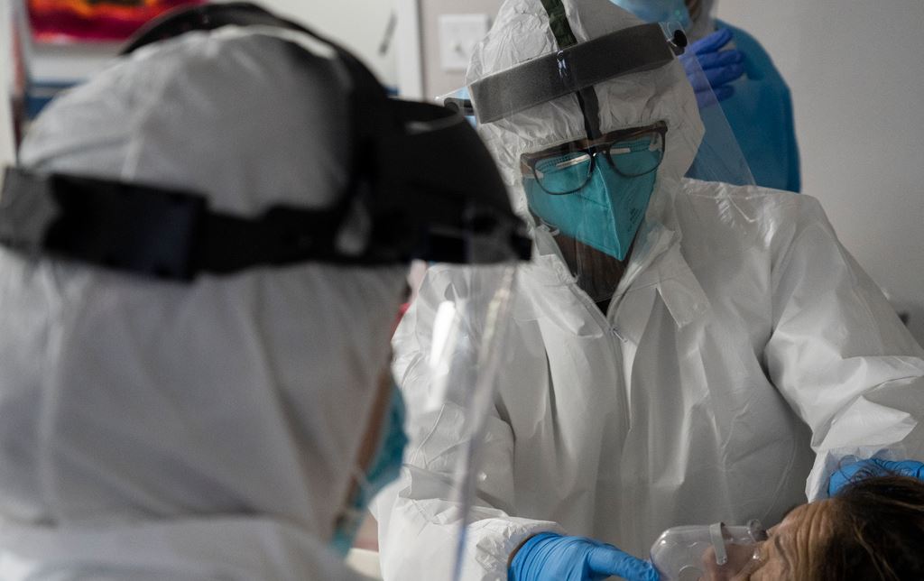 Πόσες κλίνες στις ΜΕΘ είναι τελικά διαθέσιμες στην Αττική