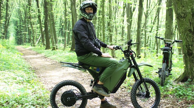 Τα ηλεκτρικά σκούτερ των ελεύθερων σκοπευτών της Ουκρανίας