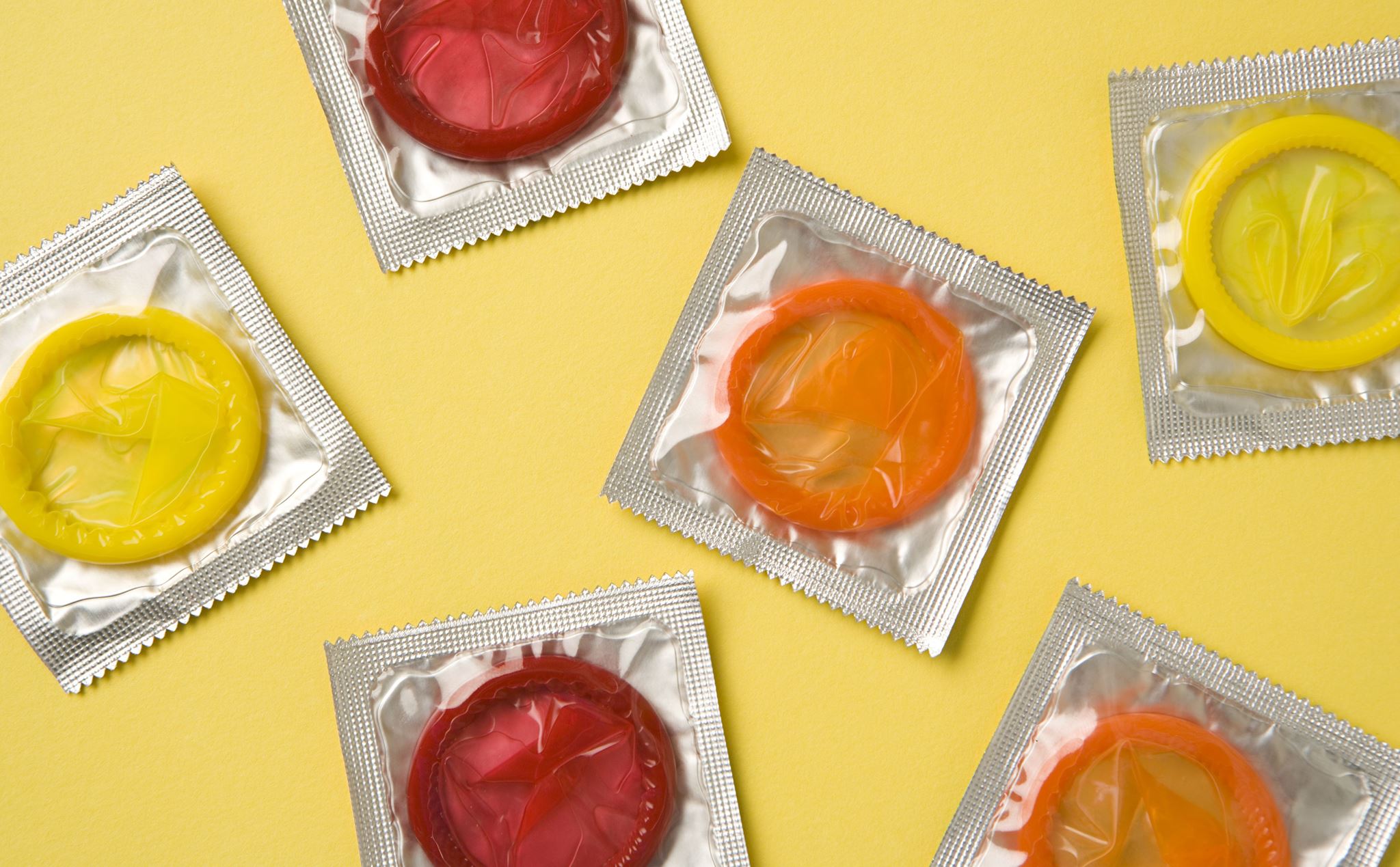 Η σχέση των ελκυστικών αντρών με το προφυλακτικό