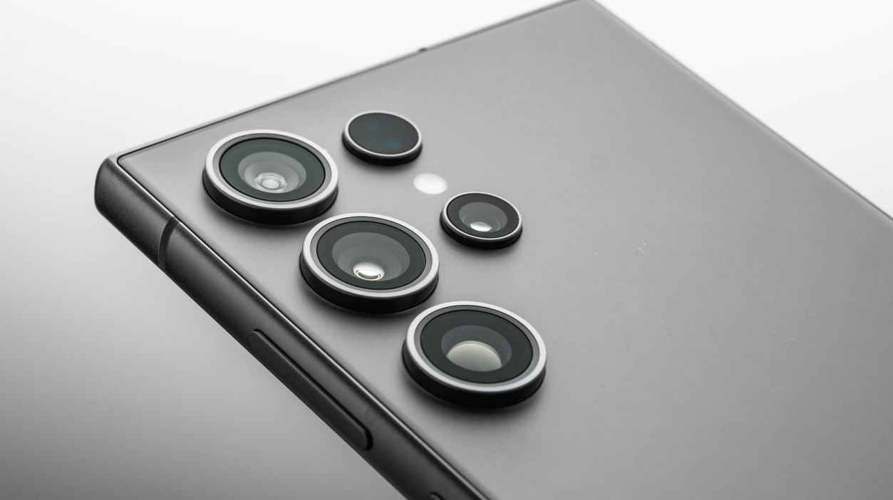 Δείτε ποια Samsung Galaxy θα αναβαθμιστούν σε Android 15-τι αλλάζει