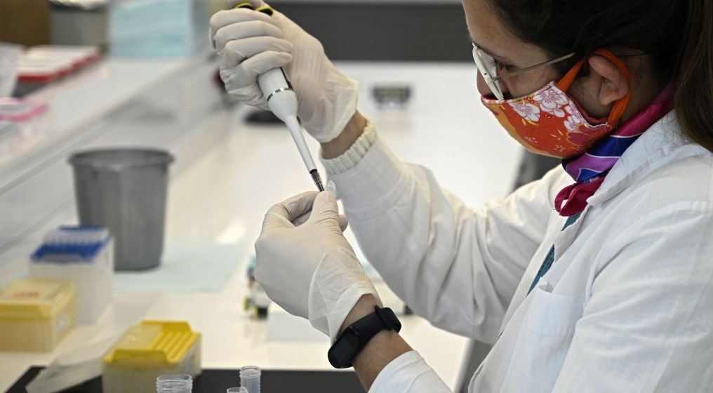 Πολιτική εναντίον επιστήμης για το εμβόλιο της AstraZeneca