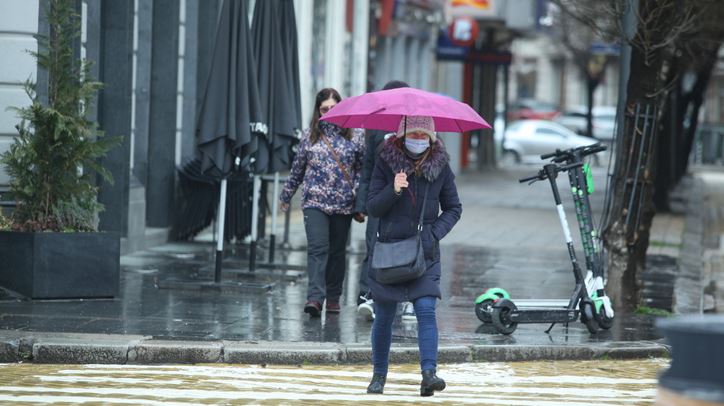 Κορονοϊός: Σαρώνει με 86 νεκρούς και 630 διασωληνωμένους