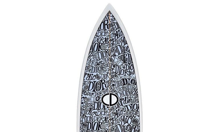 Η πιο στιλάτη σανίδα του σερφ ανήκει στον οίκο Dior