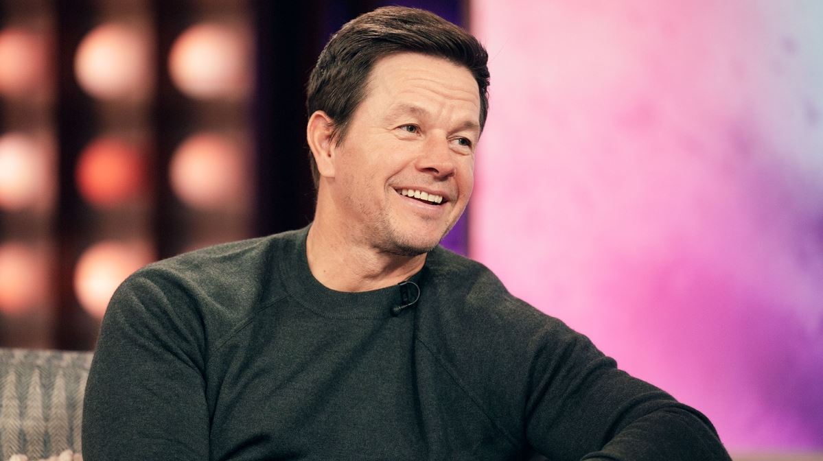 Ο Mark Wahlberg και ο Paul Walter Hauser στην κωμωδία Balls Up του Peter Farrelly